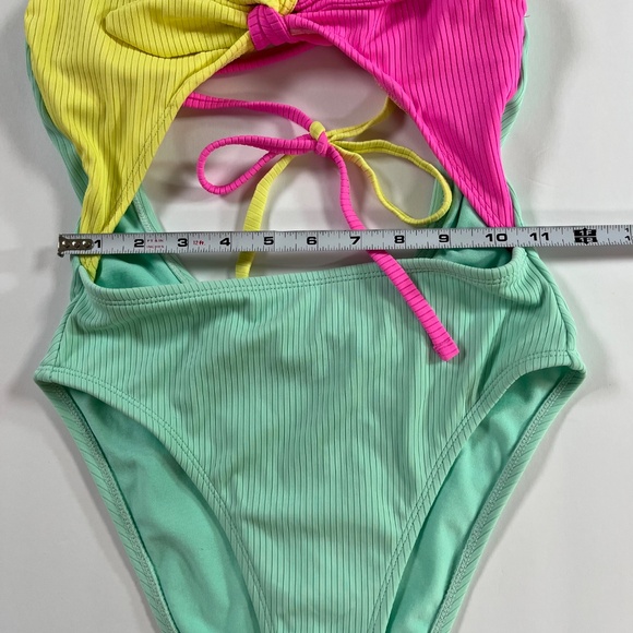 Ribbed Color Block One Piece Swimsuit - Picture 5 of 7